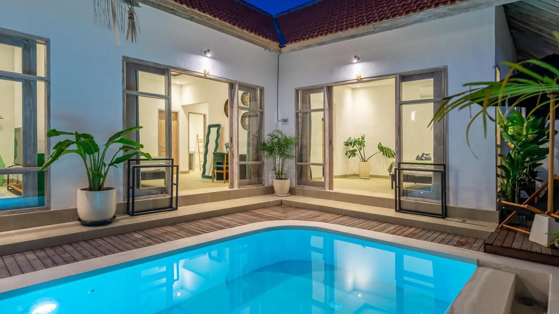 La Palma - Sleek, Stylish & Spacious - Brand New 2-Bedroom Villa With Large Pool In Canggu!
