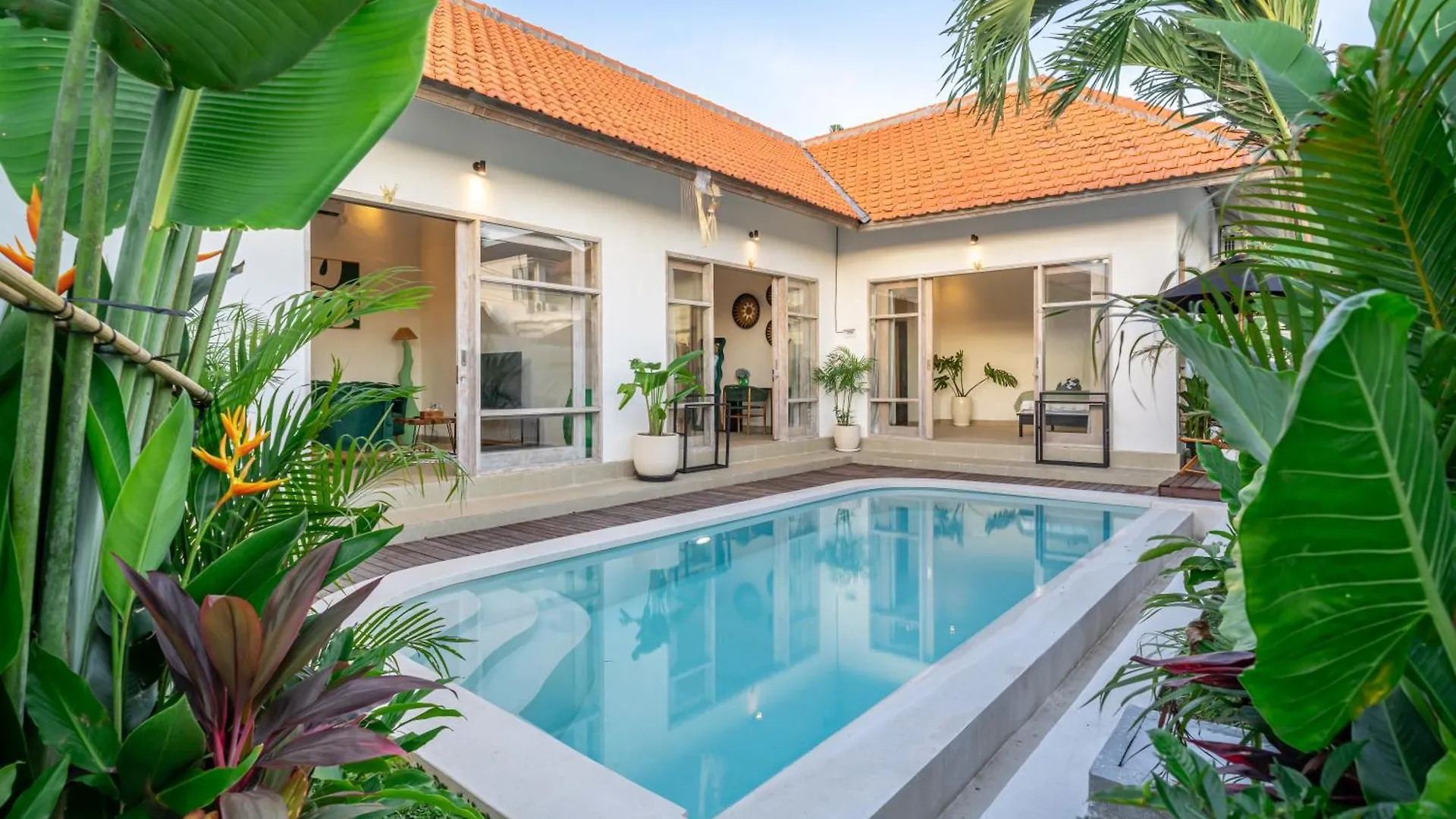 La Palma - Sleek, Stylish & Spacious - Brand New 2-Bedroom Villa With Large Pool In Canggu!